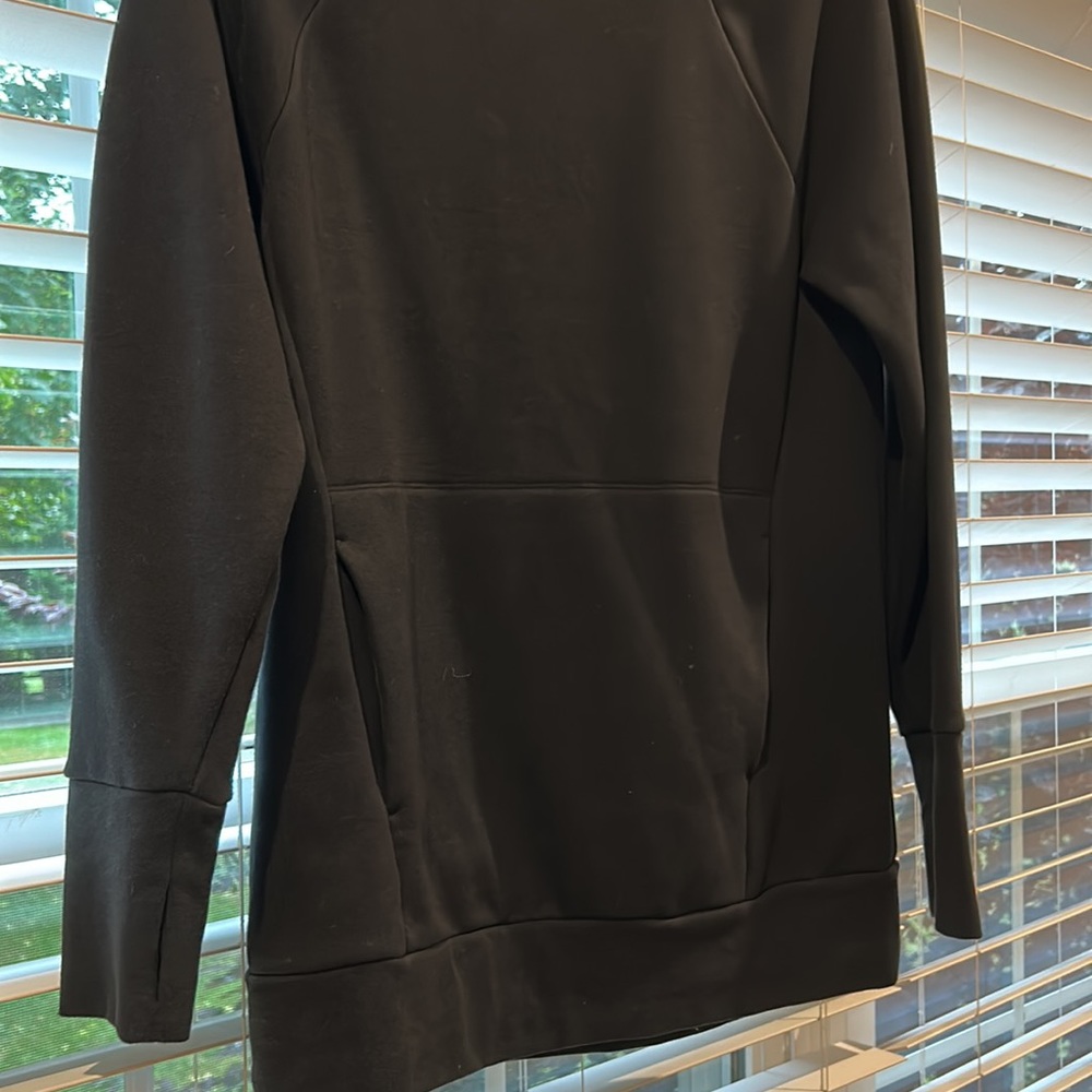 Women’s Fabletics Mock Neck Sweatshirt